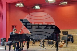 Разград - концерт - пианисти