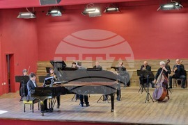 Разград - концерт - пианисти