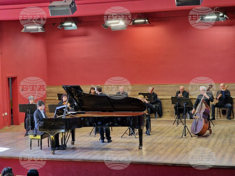 Разград - концерт - пианисти