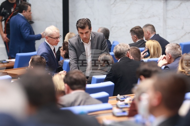 Continue the Change Co-leader Petkov Says Government's New Strategy Is "Corruption Paradise"