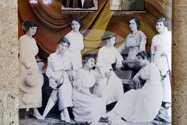 Монтана - „Модата в огледалото на едно столетие 1850-1950 година“ - изложба