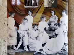 Монтана - „Модата в огледалото на едно столетие 1850-1950 година“ - изложба