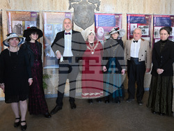 Монтана - „Модата в огледалото на едно столетие 1850-1950 година“ - изложба