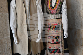 Монтана - „Модата в огледалото на едно столетие 1850-1950 година“ - изложба