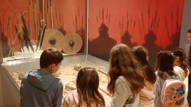 Възпитаници на училище „Асен и Илия Пейкови“ в Рим посетиха музея в Кампобасо, Италия, където научиха за хан Алцек