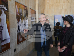 Монтана - „Модата в огледалото на едно столетие 1850-1950 година“ - изложба