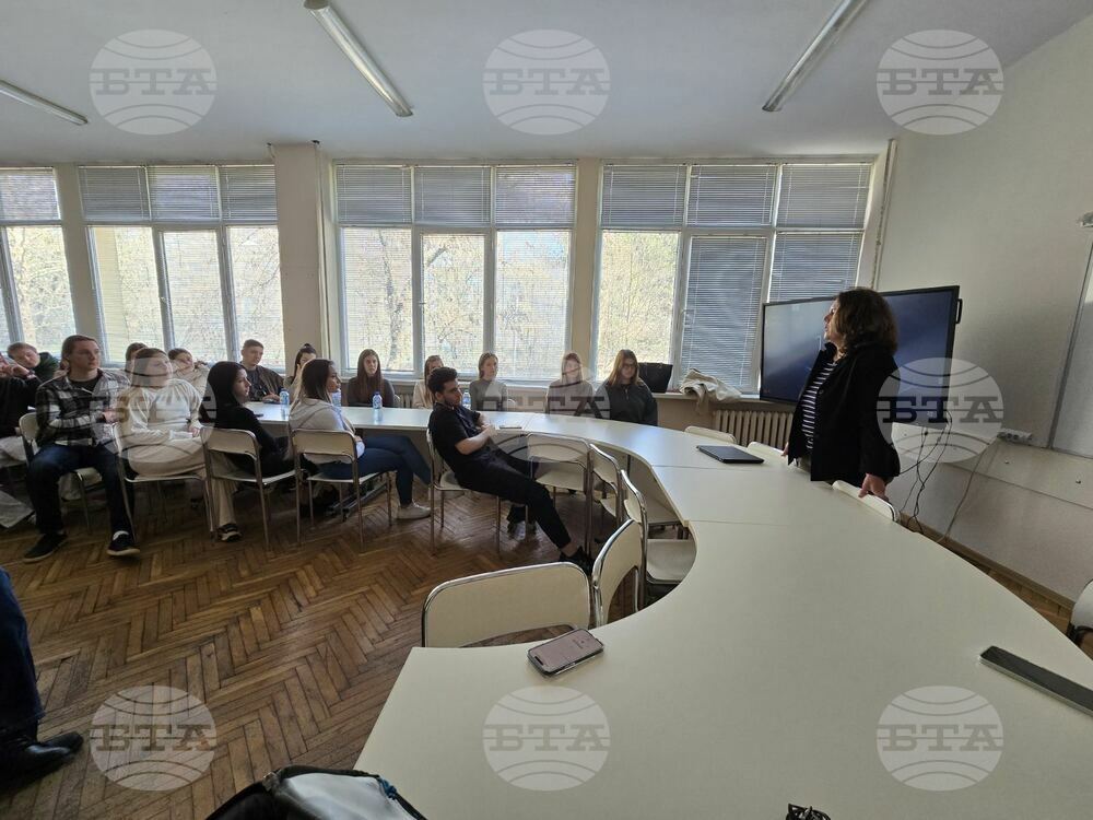 Образователна лекция за вредите от употребата на наркотични вещества се проведе в Средно училище “Свети Климент Охридски” в Добрич