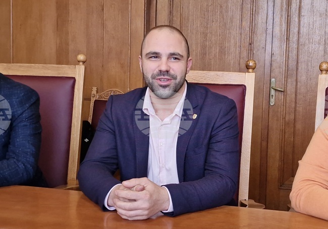 Експертният съвет по спорта към Община Велико Търново предлага мерки за насърчаване на аматьорския футбол и изграждане на нова спортна зала