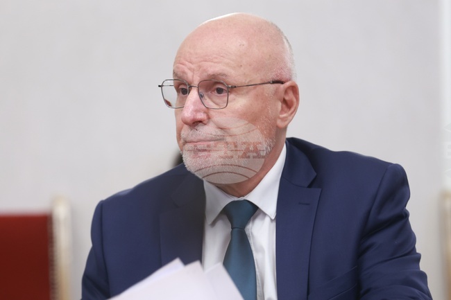 ЕЦБ ще действа решително при инфлационен натиск, но без да поема предварителни ангажименти, заяви управителят на БНБ и член на УС на ЕЦБ Димитър Радев