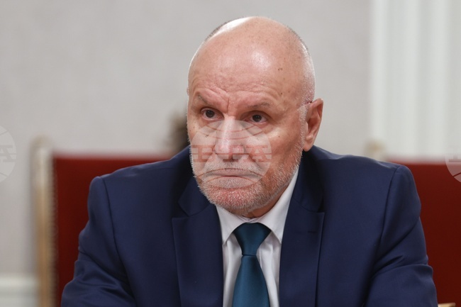 Страната ни изпълнява безусловно всички номинални критерии за конвергенция към еврозоната, заяви управителят на БНБ Димитър Радев