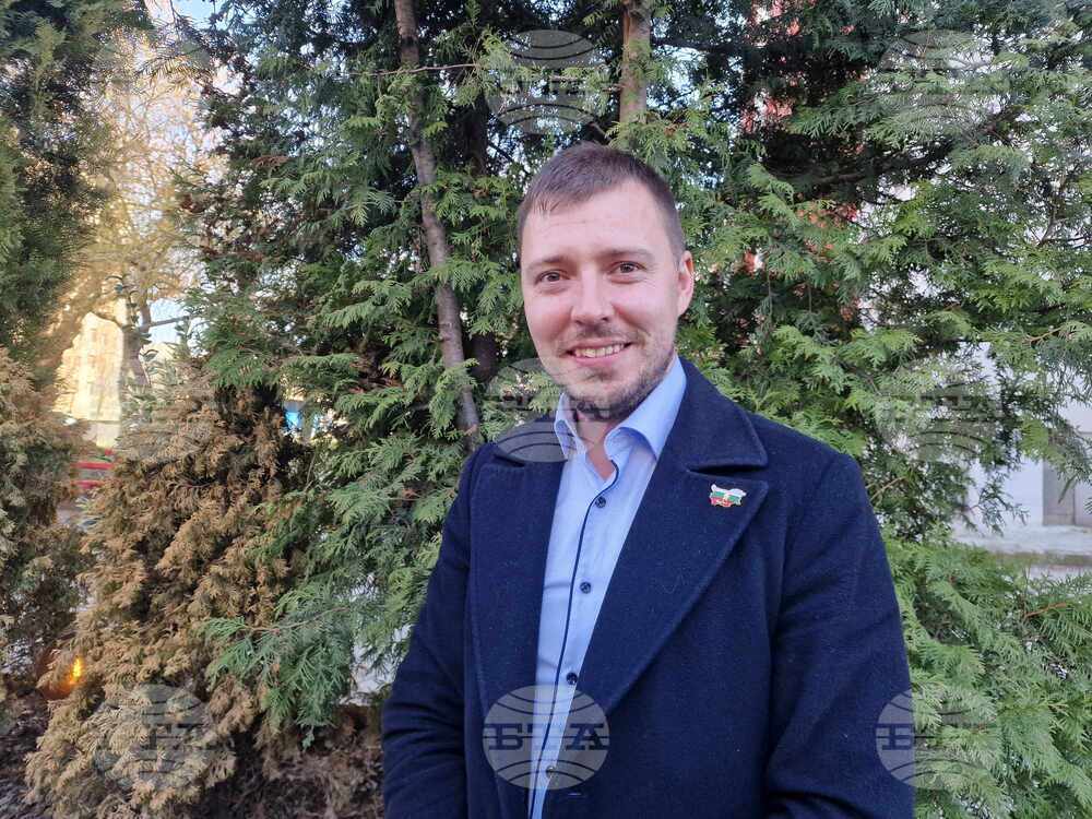 Необходими са спешни мерки, за да научим децата кое е правилно или грешно, полезно или вредно, каза д-р Димитър Бакалов от МБАЛ - Пазарджик