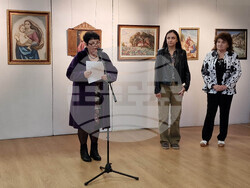 Свищов - изложба "Баба и внуче"