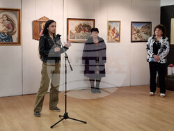 Свищов - изложба "Баба и внуче"