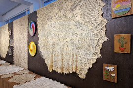 Свищов - изложба "Баба и внуче"