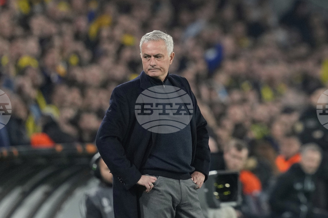 Моуриньо предупреди Глазгоу Рейнджърс да не прекаляват с празненствата