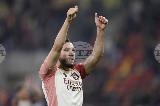 Манчестър Сити договори привличането на Раян Шерки от Олимпик Лион, а двама треньори влязоха в щаба на Пеп Гуардиола