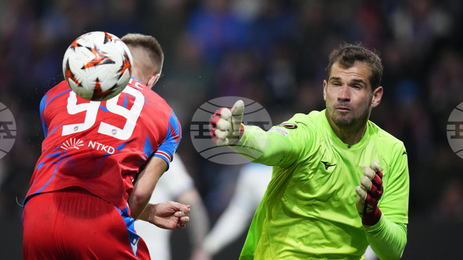 Вратарят на Лацио Иван Проведел претърпя операция на рамото