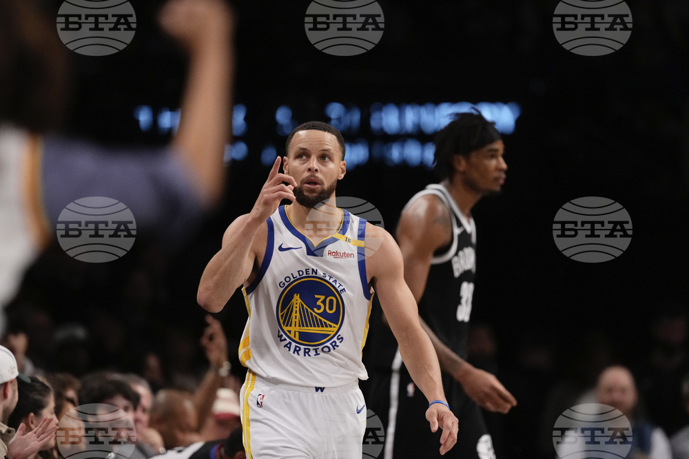 Стеф Къри започва работа за баскетболната програма на колежа Дейвидсън