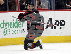 Bruins Hurricanes Hockey