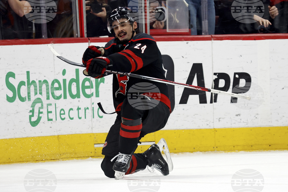Bruins Hurricanes Hockey