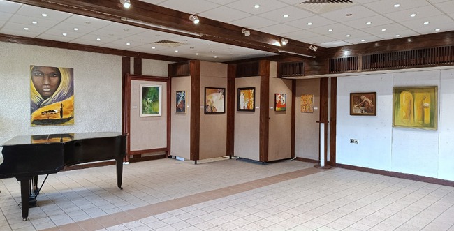 Изложба „Тя - сила и нежност“ може да бъде разгледана във Велинград