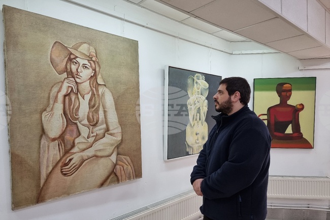 Изложба с картини „Образът на жената“ показват в Монтана по повод 8 март