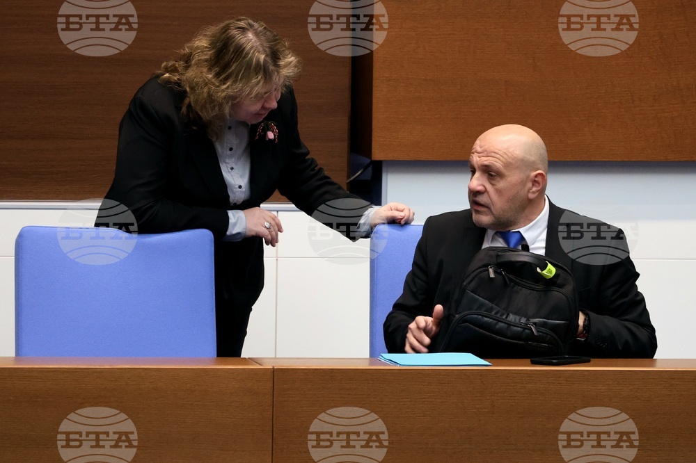 Няма нормативна възможност средства от НПВУ да се пренасочат за отбрана и въоръжени сили, каза вицепремиерът Томислав Дончев 