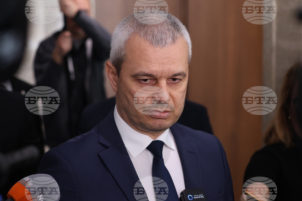 Насрочване на нови избори при различни правила, разпускане на Конституционния съд и закриване на "Информационно обслужване", поискаха от "Възраждане"