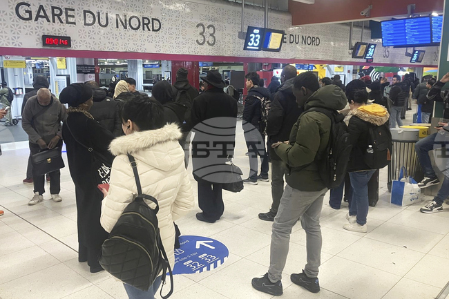 Първият нощен влак, свързващ столиците на Франция и на Германия, потегли от Париж