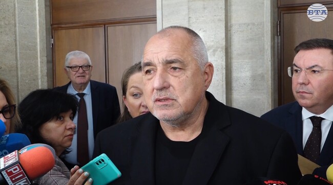 Който иска да събаря правителството, ще си понесе отговорността, не вярвам Ахмед Доган да иска да го събаря, каза Бойко Борисов