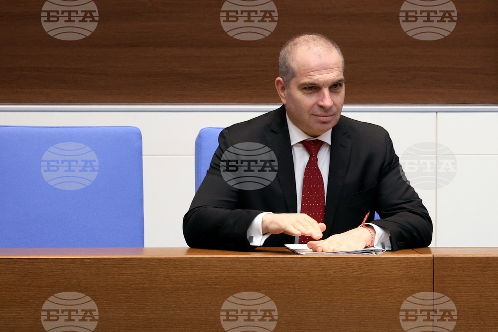 Предвижда се тази година да бъдат изградени 20 нови автоматични прелезни устройства, каза министър Гроздан Караджов