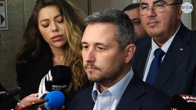 "Демокрация, права и свободи"-ДПС отрекоха "някой да им дърпа конците" и призоваха да бъдат извадени публично документите от Съвета за съвместно управление