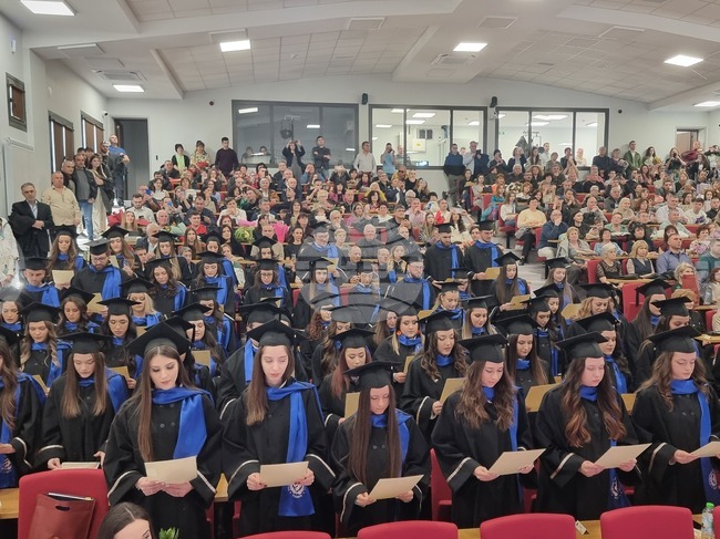 В Медицинския университет в Плевен дипломи получиха 63-ма магистър-фармацевти