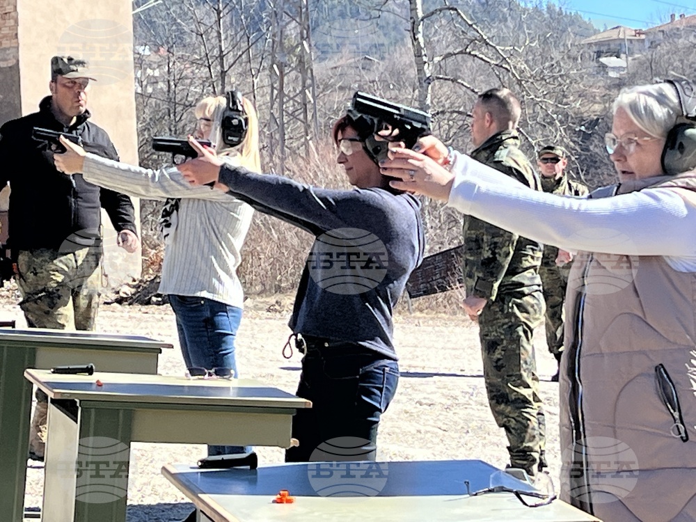 Осмомартенски турнир по стрелба с пистолет организира 101-ви Алпийски полк в Смолян