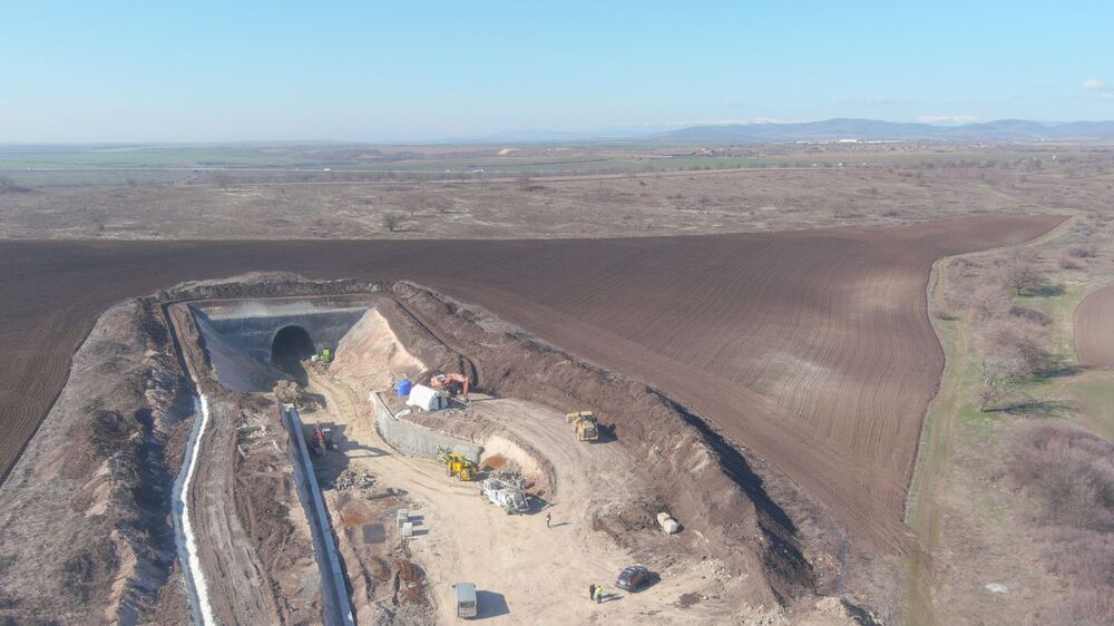 Националната компания „Железопътна инфраструктура“ изгражда ново трасе, което ще осигури бърз достъп на жителите на Чирпан до Пловдив и Стара Загора