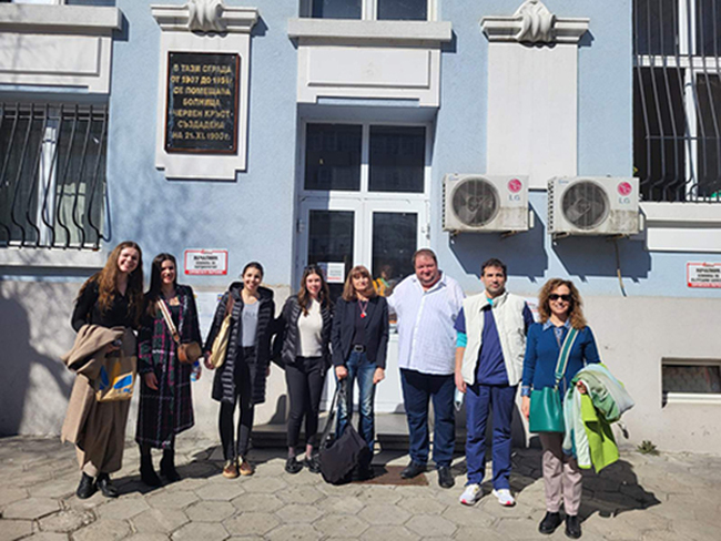 Специалисти от различни медицински и хуманитарни области ще помагат на пациенти, пострадали от тежки заболявания 