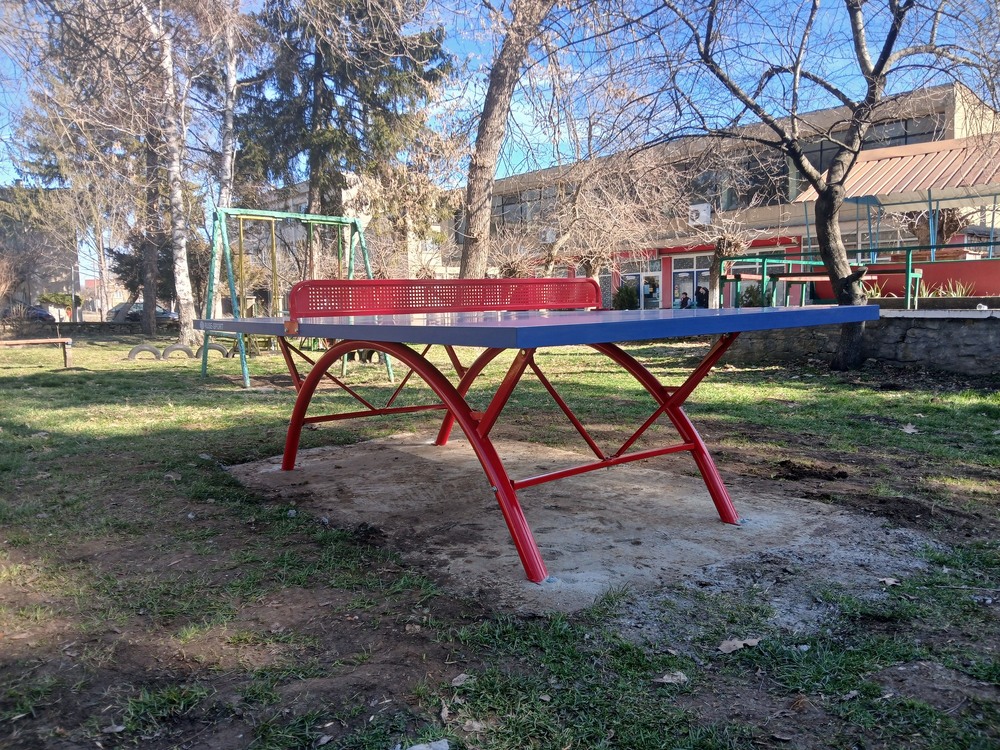 Уреди за спорт на открито са монтирани в парка на поповското село Славяново