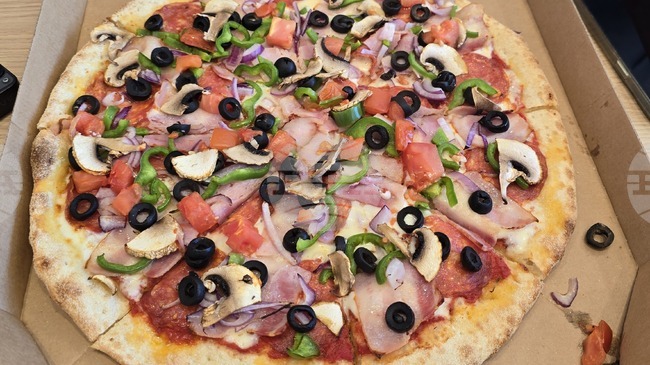 Допълнително заплащане за пица без домати предизвика гняв в Италия