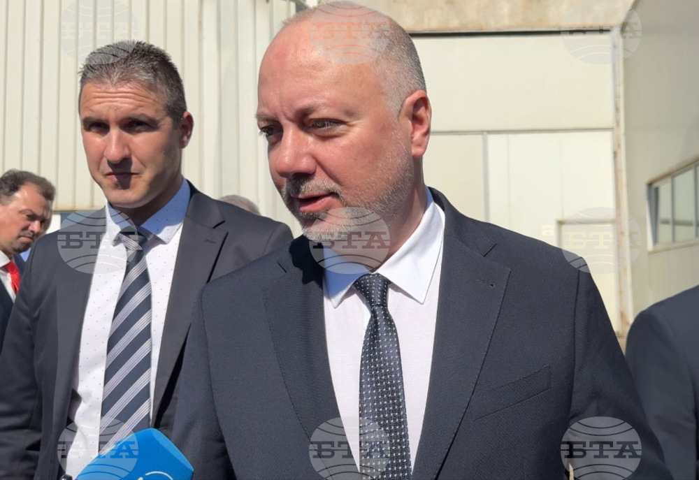 PM Zhelyazkov Says There Is No "Turmoil" within Coalition but "Inevitable Adjustment of Differing Views"