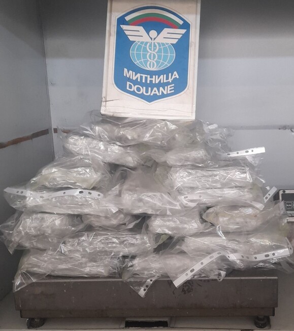Над 12 кг марихуана са открити в резервоара на лек автомобил на "Капитан Андреево"