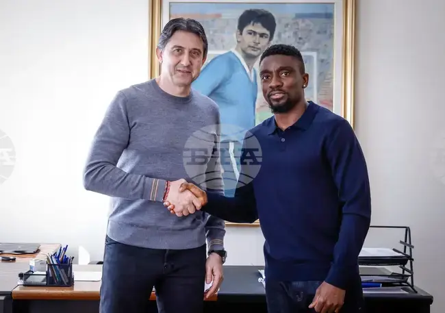 Левски продължи договора на Карлос Охене до 2026