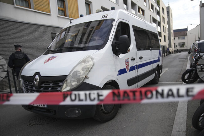 Десет ранени при врязване на автомобил в пешеходци в Западна Франция