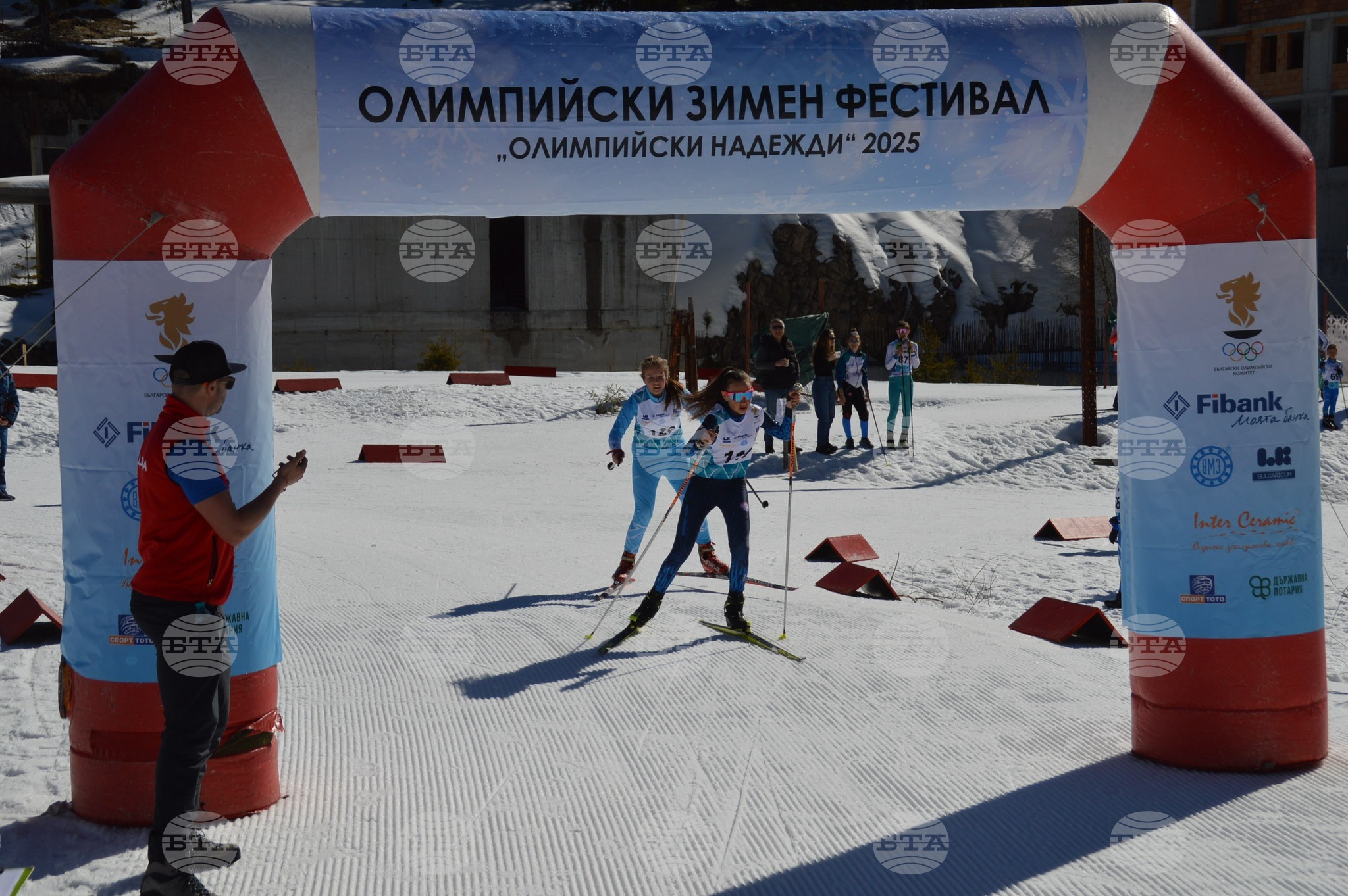 Schiurile de aur ale Paniciei la festivalul olimpic al COB  