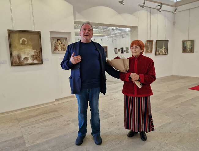 Творчеството е пътеводна звезда на човечеството, казва художничката Людмила Дамянова, която откри изложба в Самоков