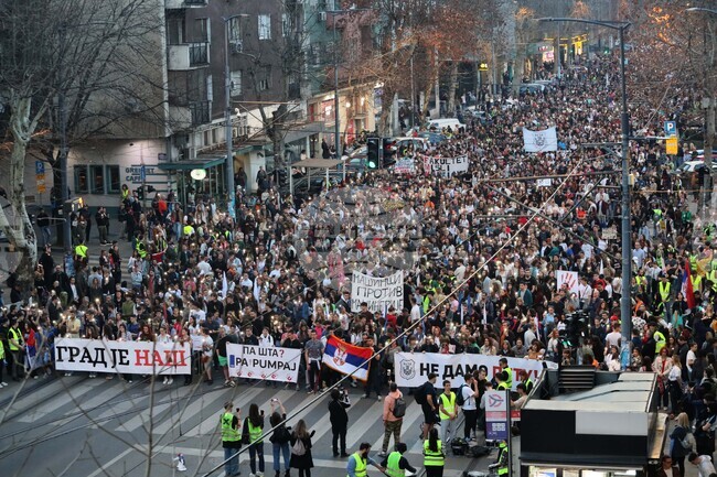 Group of Serbian Prosecutors, Judges Answers Protesters' Call, Demands Discussion on State of Country's Judicial System
