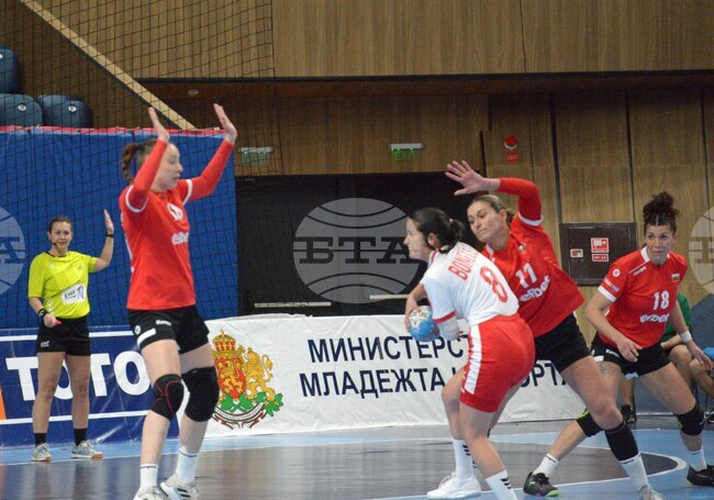 Женският отбор на България стартира с победа участието си в квалификациите за Евро 2026 по хандбал