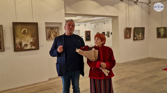 Творчеството е пътеводна звезда на човечеството, казва художничката Людмила Дамянова, която откри изложба в Самоков