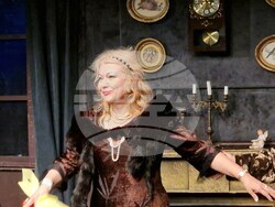 Антон Радичев празнува 50 години на сцена с юбилейното представление „Колко е важно да бъдеш сериозен (години по-късно)“ в Народния театър