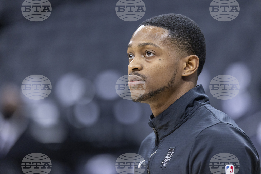 Де'Аарън Фокс пропуска остатъка от сезона в НБА заради проблем с кутрето на лявата ръка