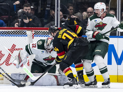 Wild Canucks Hockey
